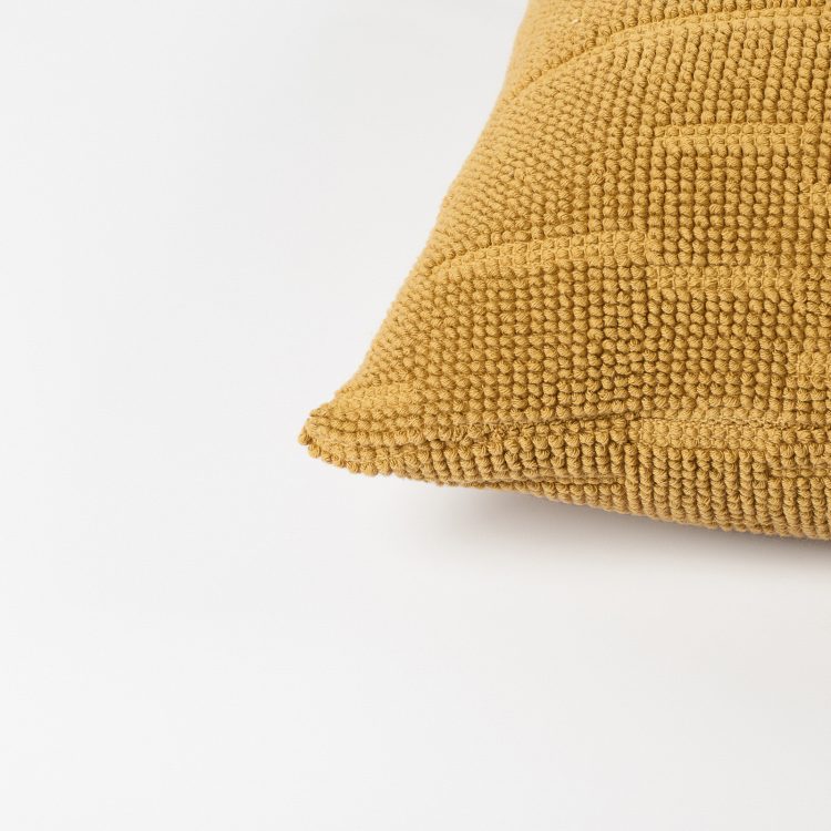 almofada-decorativa-amarelo-outline-2