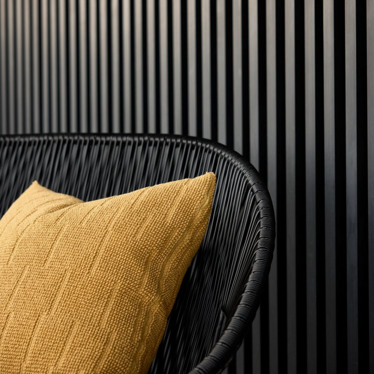 almofada-decorativa-amarelo-outline-2