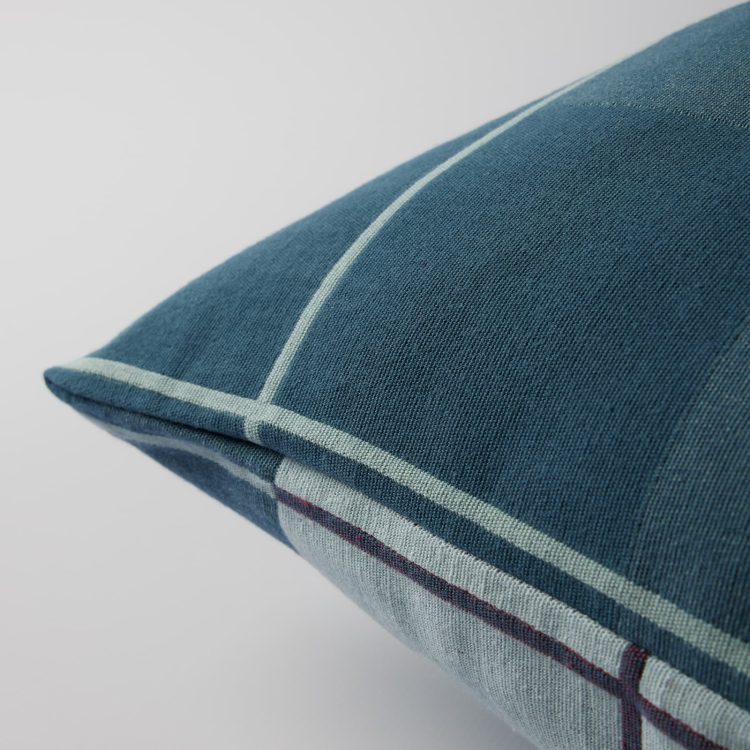 almofada-decorativa-azul-myst-2