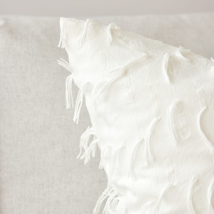 almofada-decorativa-branco-viola-2