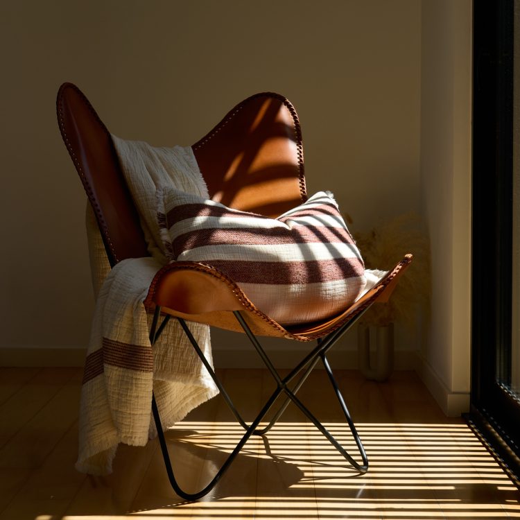 almofada-decorativa-cor-unica-melasso-1