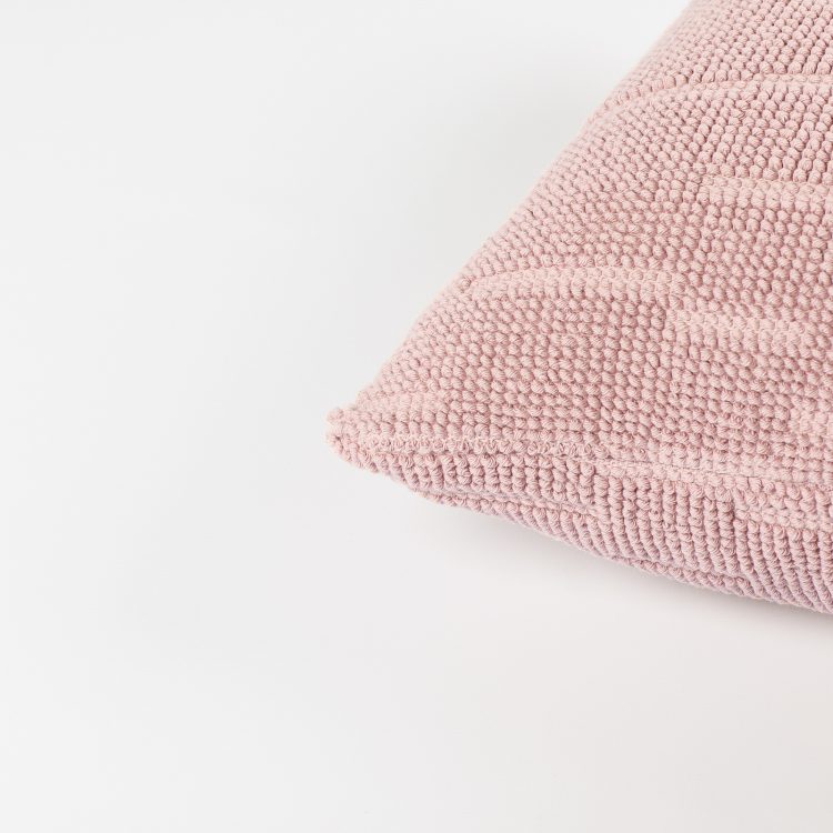 almofada-decorativa-rosa-outline-2