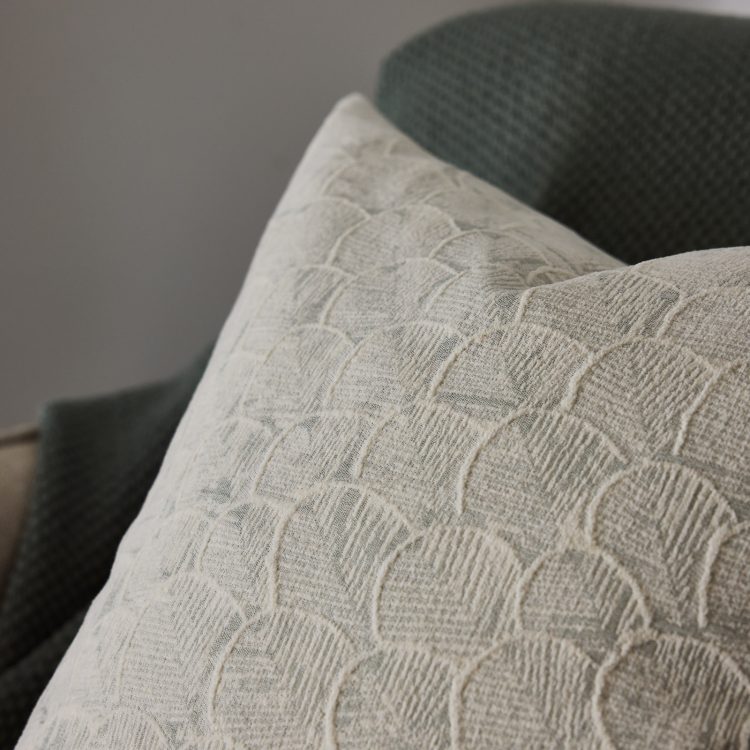 almofada-decorativa-verde-claro-feathers-2