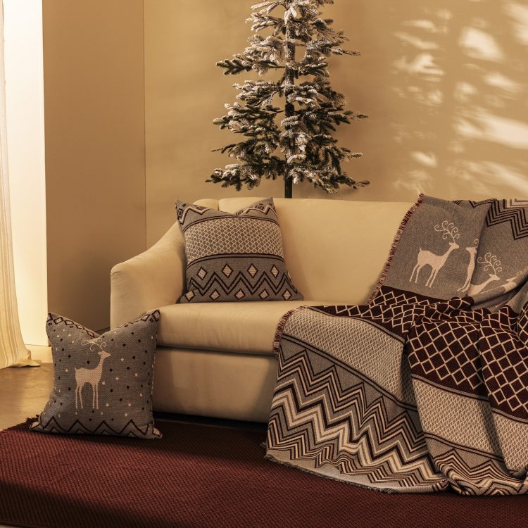 almofada-decorativa-vermelho-winter-path-1