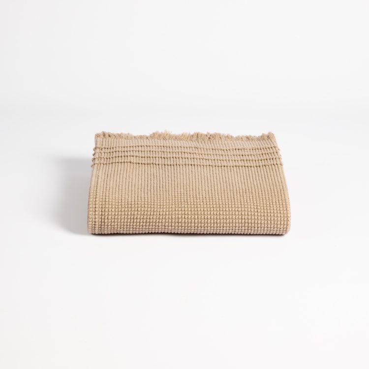 caminho-de-mesa-bege-biotic-1