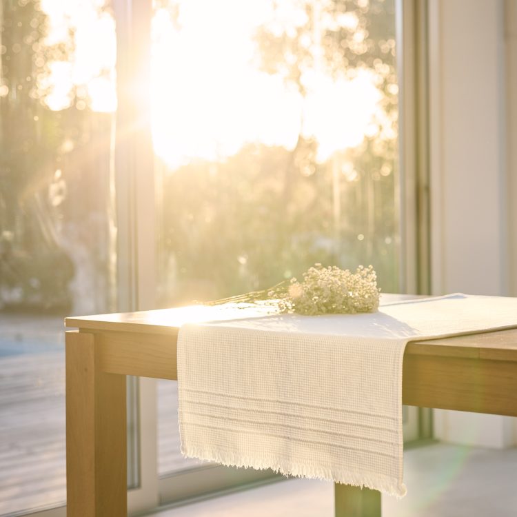 caminho-de-mesa-branco-biotic-1