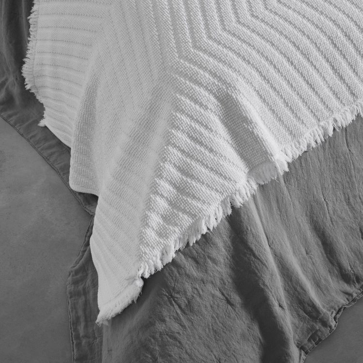 tapa-pes-branco-devi-2