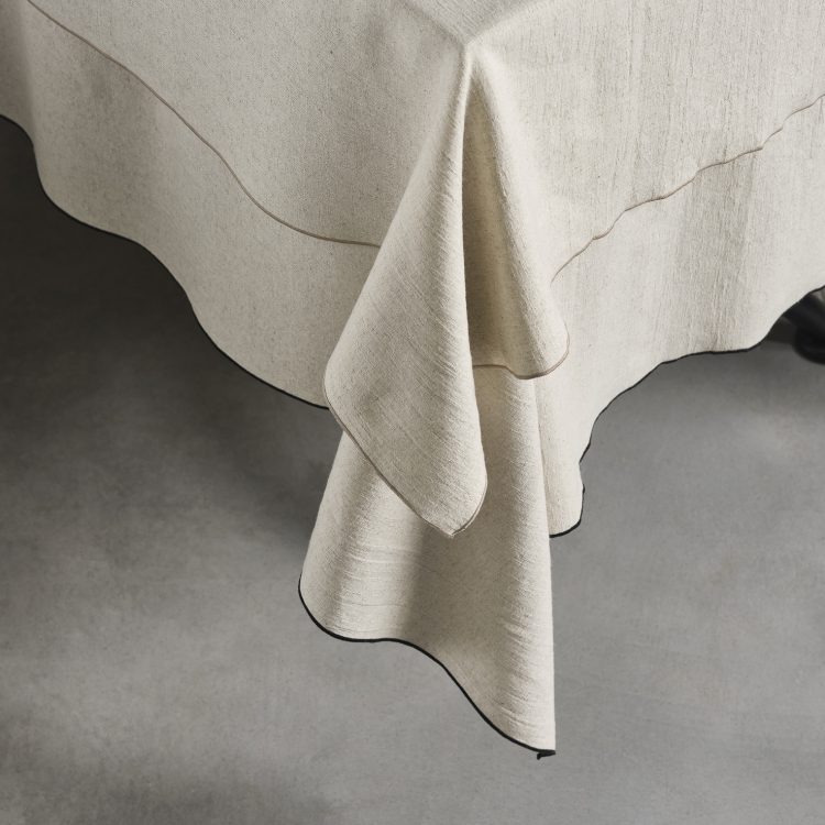 toalha-mesa-bege-latte-rolinho-3 toalha-mesa-bege-latte-rolinho-3