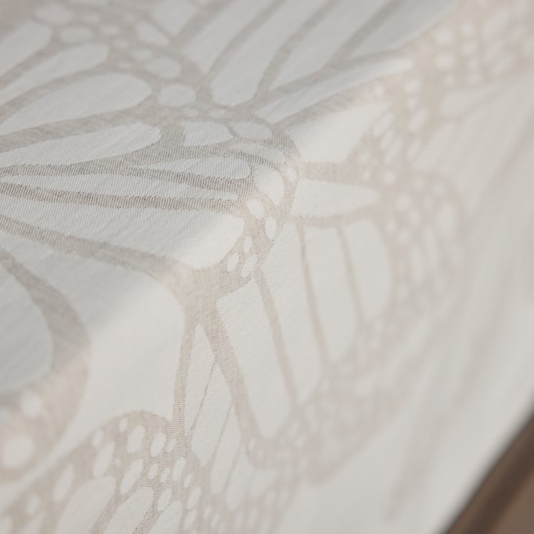 toalha-mesa-bege-wings-allover-2