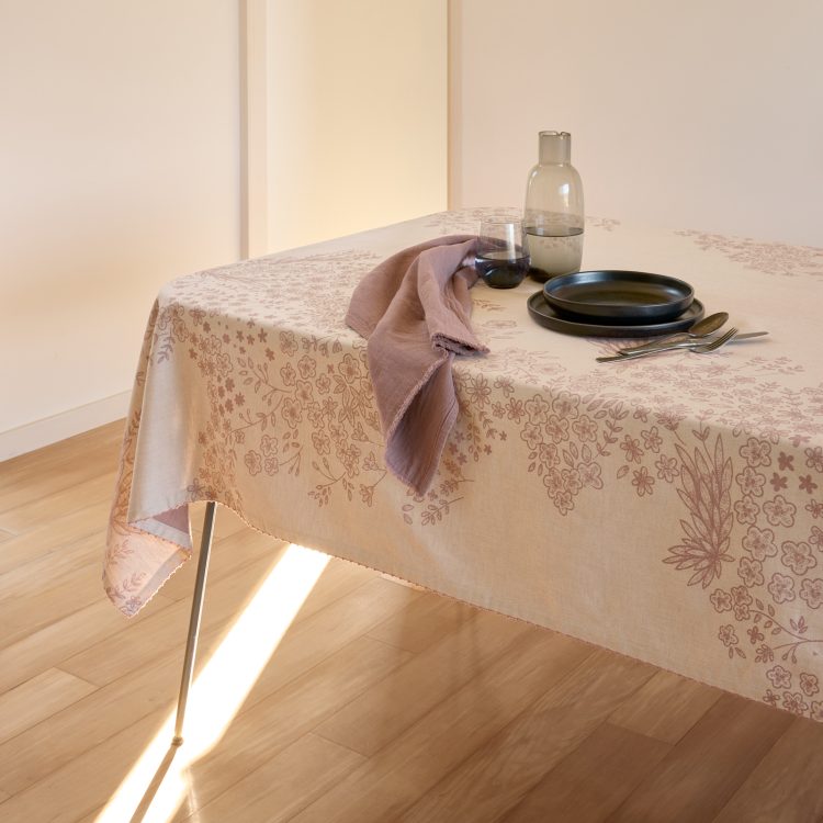 toalha-mesa-rosa-terra-ecossistema-1