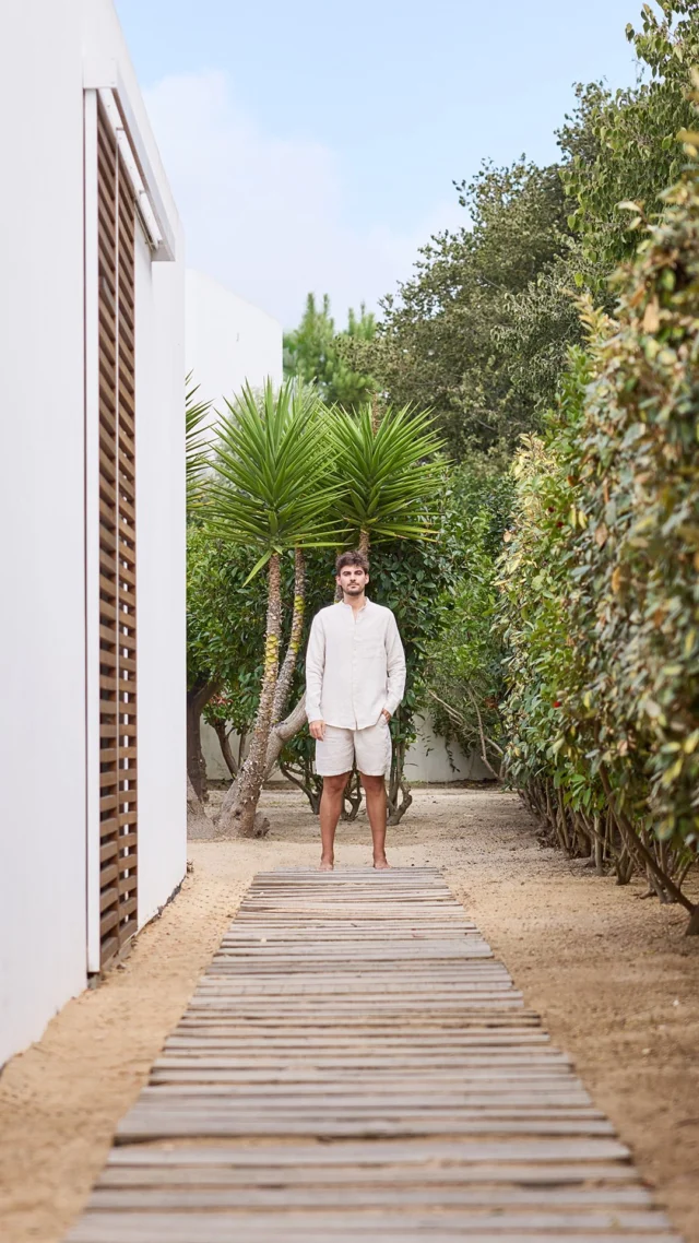 The Linho Set brings together elegance and simplicity in a flowing silhouette - for days that ask for lightness, and looks that ask for ease.

With its soft texture and timeless lines, it moves effortlessly between relaxed moments and refined occasions.

Shop now at seasonhomecollection.com

#seasonhomecollection
#hometextile
#madeinportugal
#sustainability
#springsummercollection
#auracollection