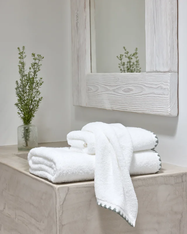 Conchi is purity in terrycloth - soft, full-bodied, and enveloping.

In absolute white, it transforms bathing into a ritual of calm and well-being.

Subtle details elevate the look, bringing lightness and elegance to the bathroom.

Shop now at seasonhomecollection.com 

#seasonhomecollection
#hometextile
#madeinportugal
#sustainability
#springsummercollection
#auracollection